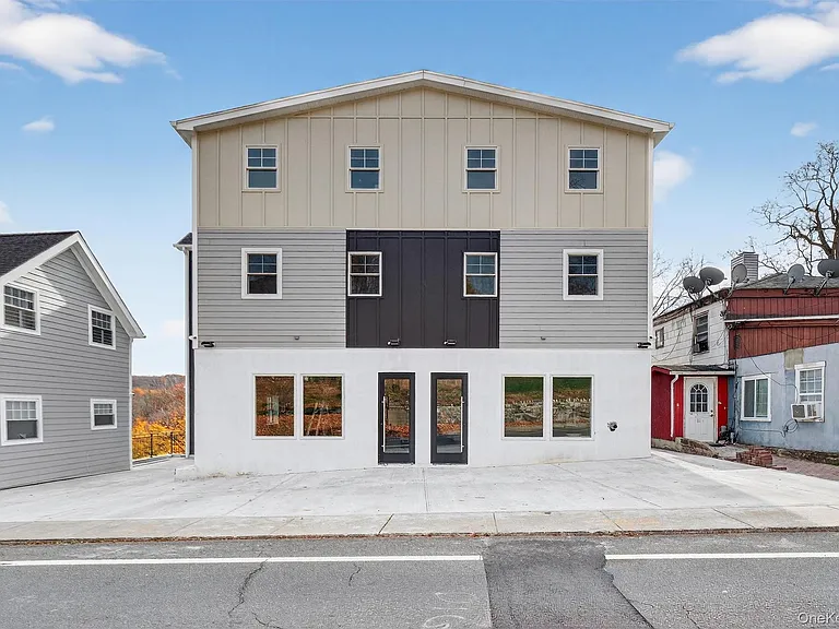 99 Main St #2D — Photo 1
