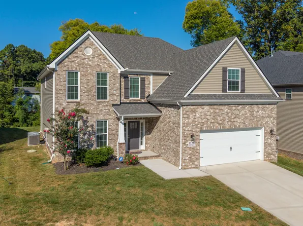 1111 Snowy Peak Ln, Knoxville, TN 37922