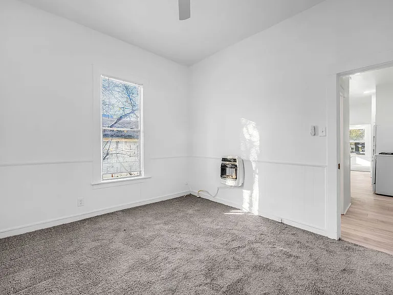 526 W Munson St — Photo 21