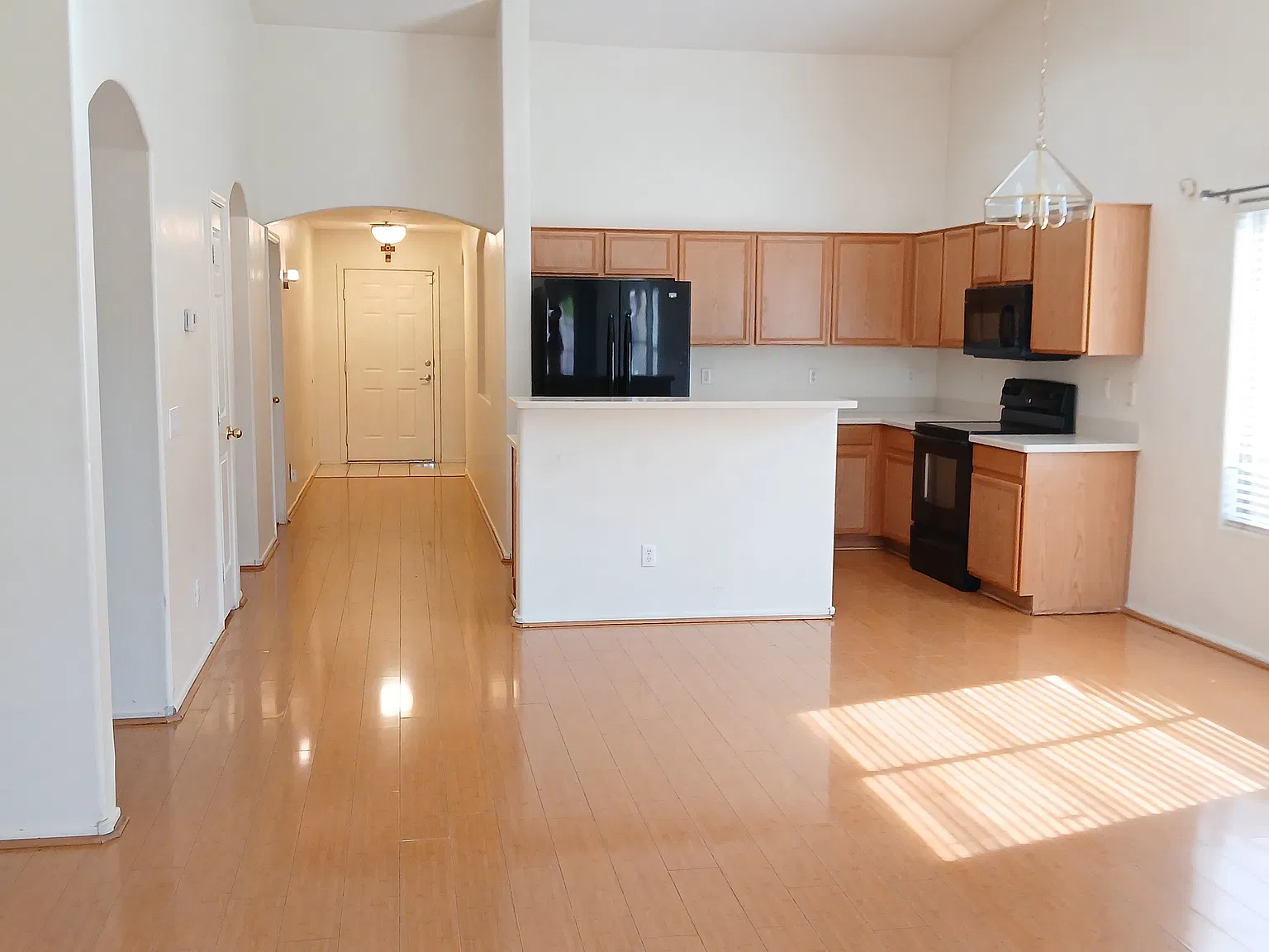 4 bed, 1675 sqft, $2,275 — Photo 1