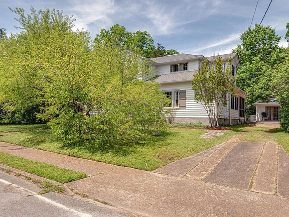 2nd image of 2522 Ashwood Ave