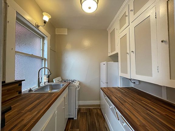 4th image of 914 S 5th St Unit 27