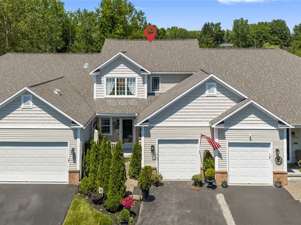 4165 Sandbar Ln, Liverpool, NY 13090