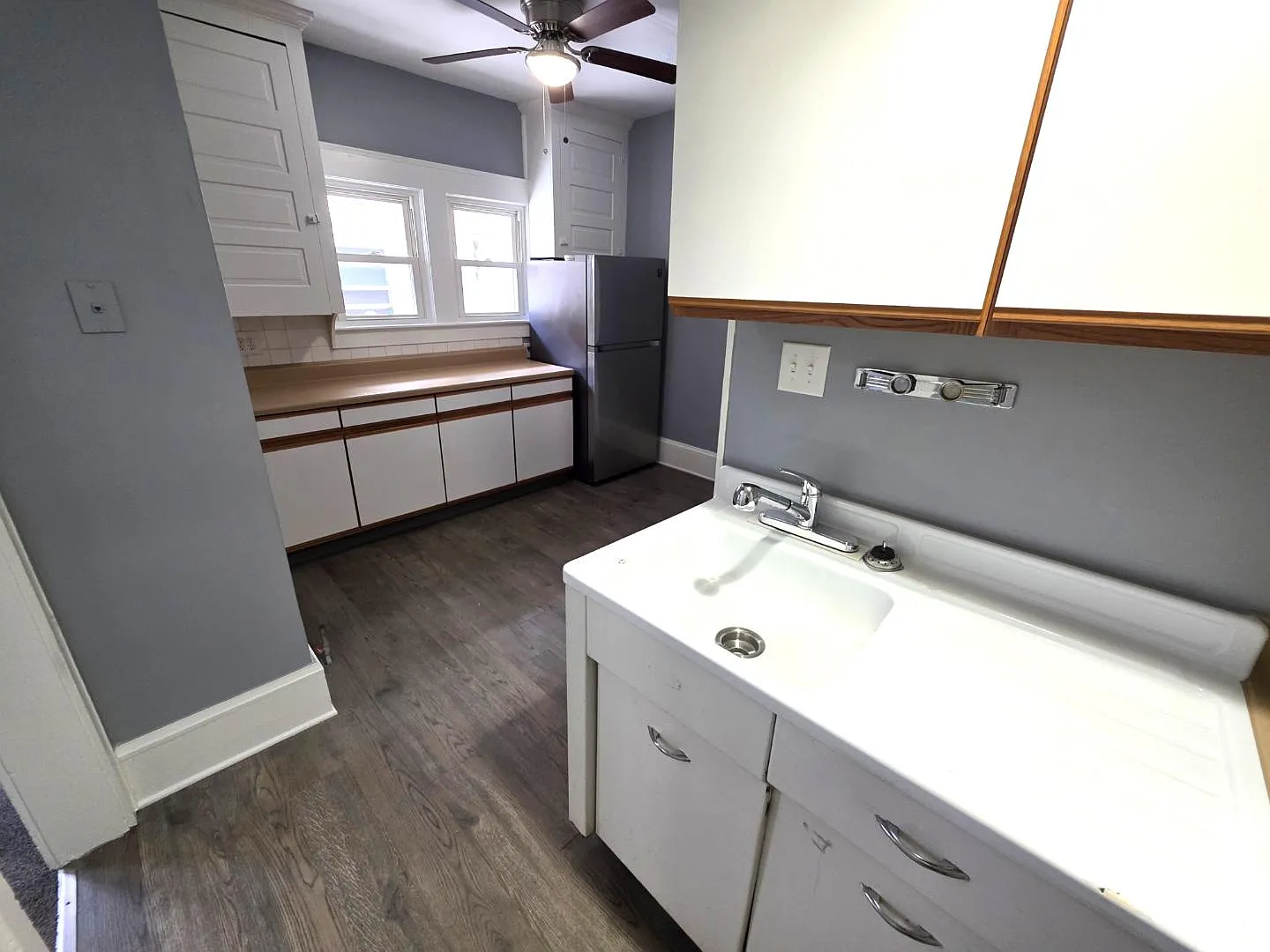 1224 Pondview Ave - Unit 4 — Photo 2