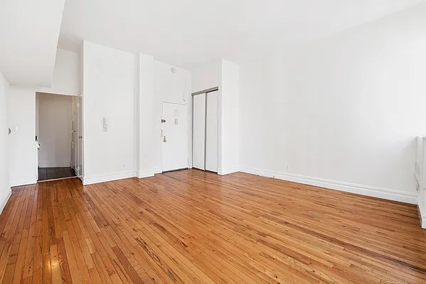 Rented by Compass | media 13