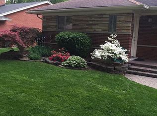 35209 Beacon Hill Dr, Harrison Township, MI 48045