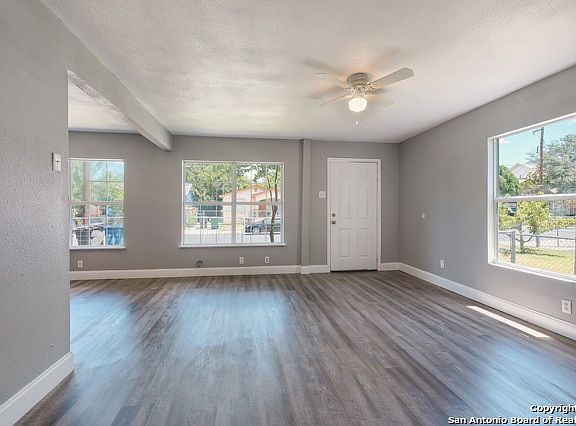 4th image of 1016 Menchaca St