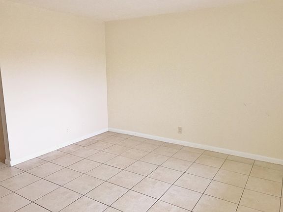 4th image of 5910 NE 18th Ave APT 11