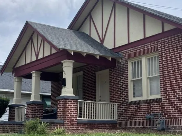 209 S Summit St, Greenville, NC 27858