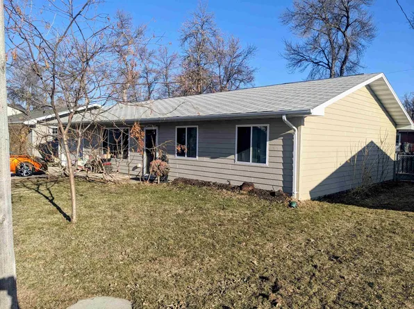 900 2nd Ave SW, Minot, ND 58701
