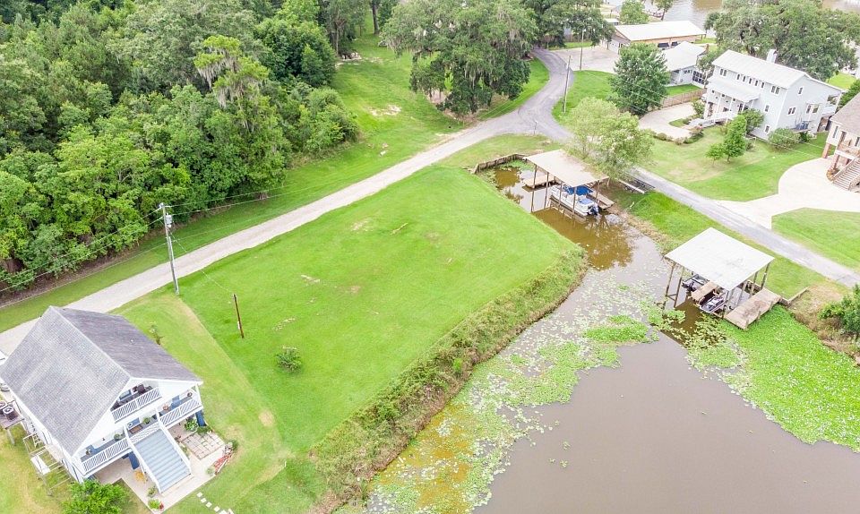 1st image of 45208 Marina Dr
