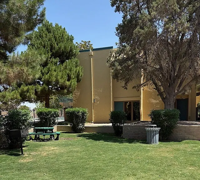 La Estancia Apartments — Photo 20