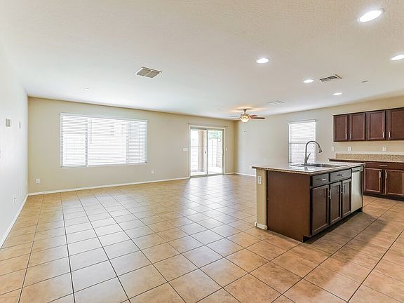 4th image of 1461 N Balboa