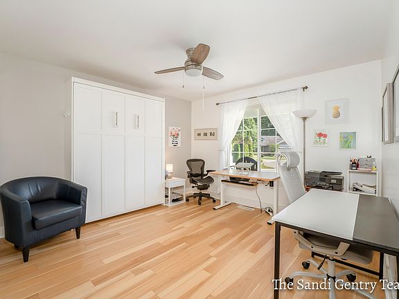 2nd image of 12585 Canterbury Ct