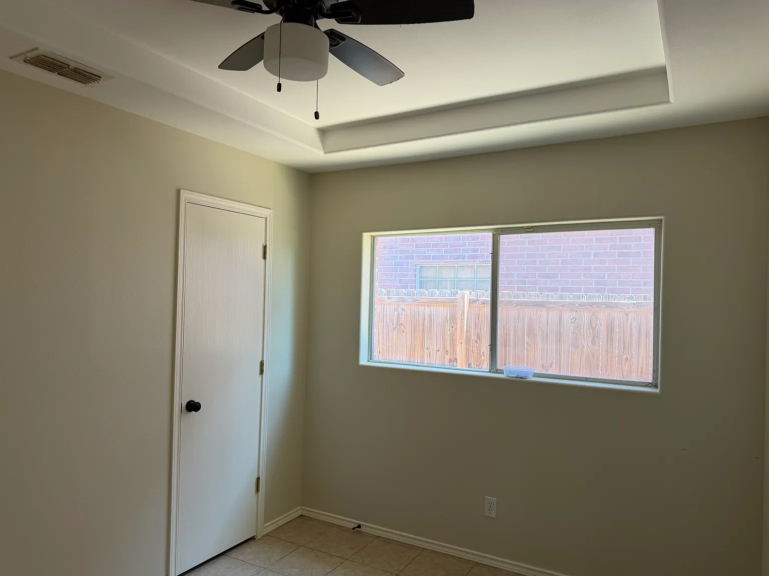 4 bed, 1409 sqft, $1,650 — Photo 3