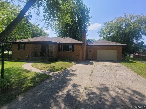 4541 Hepburn Pl, Saginaw, MI 48603