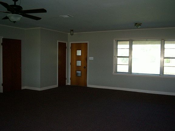 3rd image of 1908 S Buerkle St