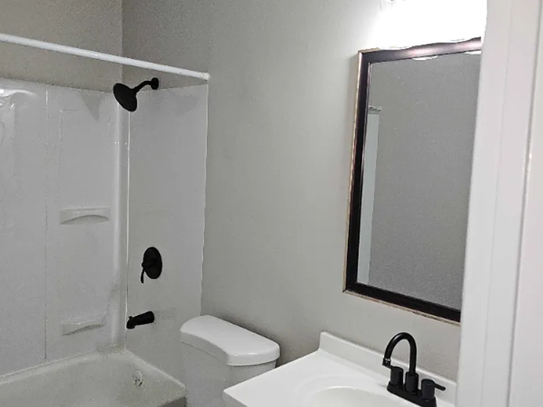 Avery Apartments — Photo 14