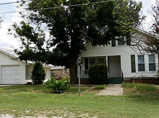 435 Elm St, Graham, TX 76450