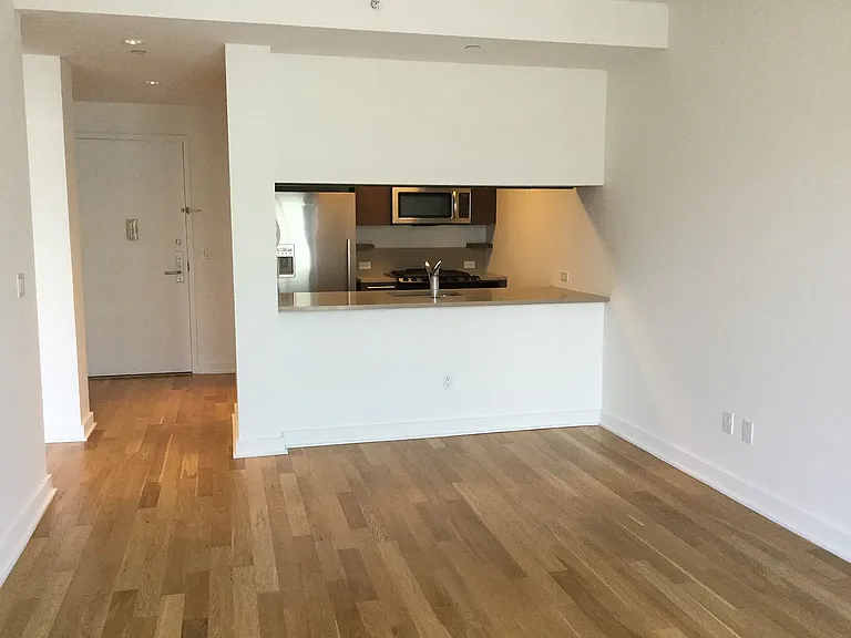 885 6th Ave #10G — Photo 8