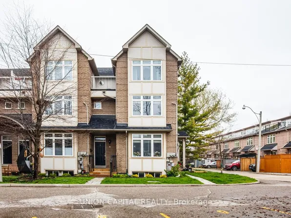 1 Bastedo Ave #8, Toronto, ON M4C 5S7