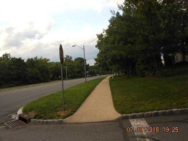 Corner of Ernstone Rd