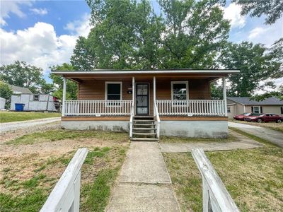 2215 N Dunleith Ave, Winston Salem, NC, 27105