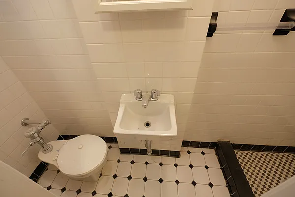 Rented by Keller Williams NYC | media 20