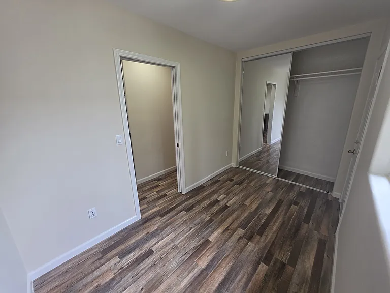 1250 S Orange St — Photo 5