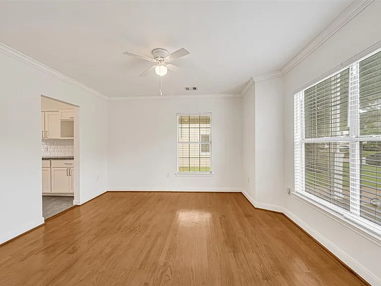4390 Harvest Ln — Photo 6