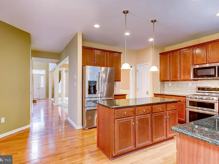 45 Lockwood Dr — Photo 18