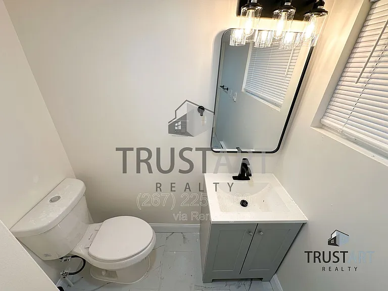 4633 Penn St #1 — Photo 13