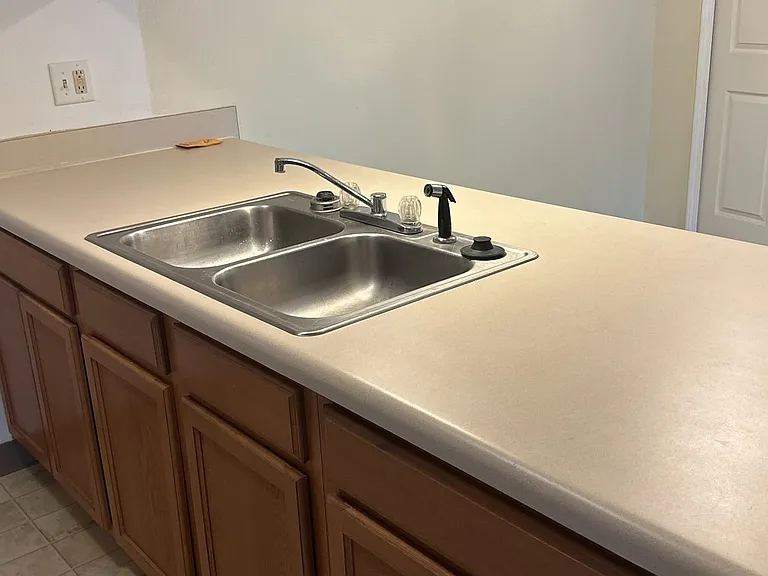 360 Prospect St — Photo 9