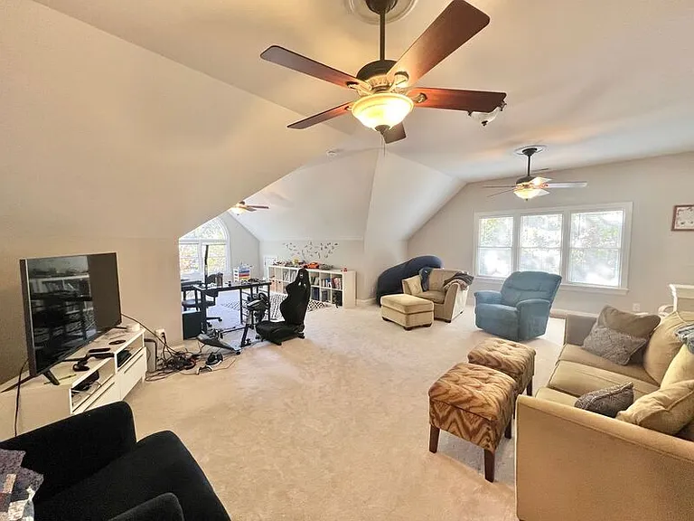 9105 Kirkhill Dr — Photo 27