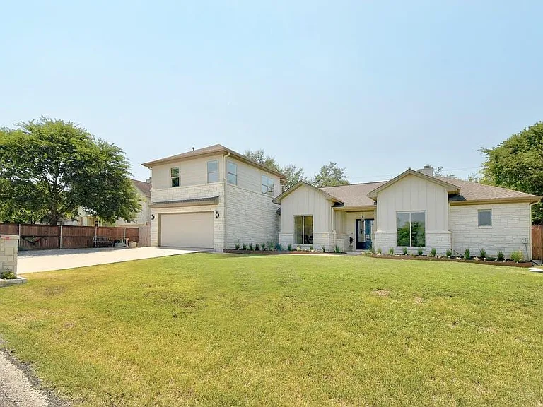 1006 Lipan Trl — Photo 2