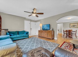 609 Neff Rd, Grosse Pointe, MI 48230