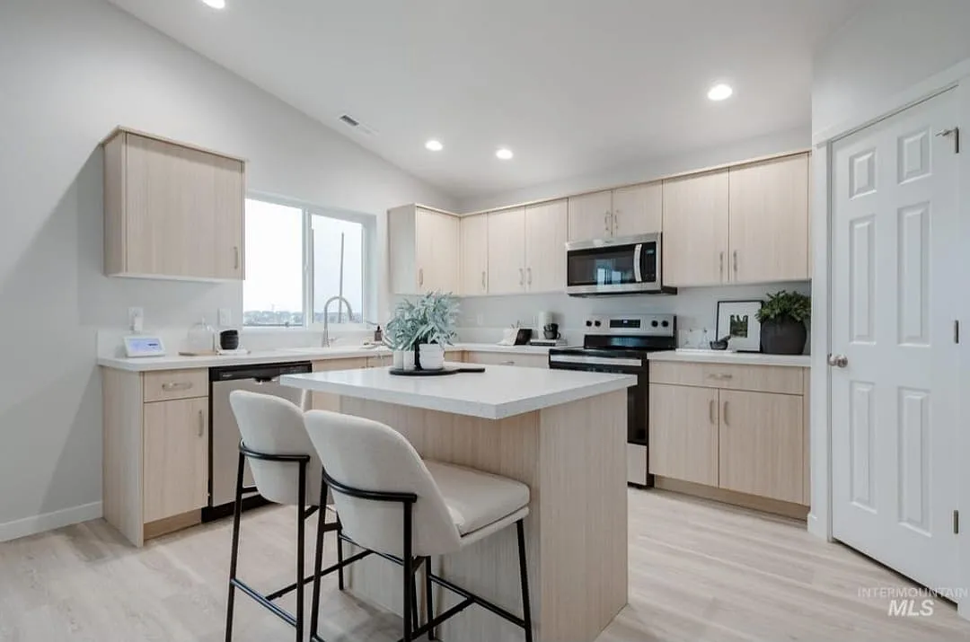 Building Photo - 1776 W Unforgettable St