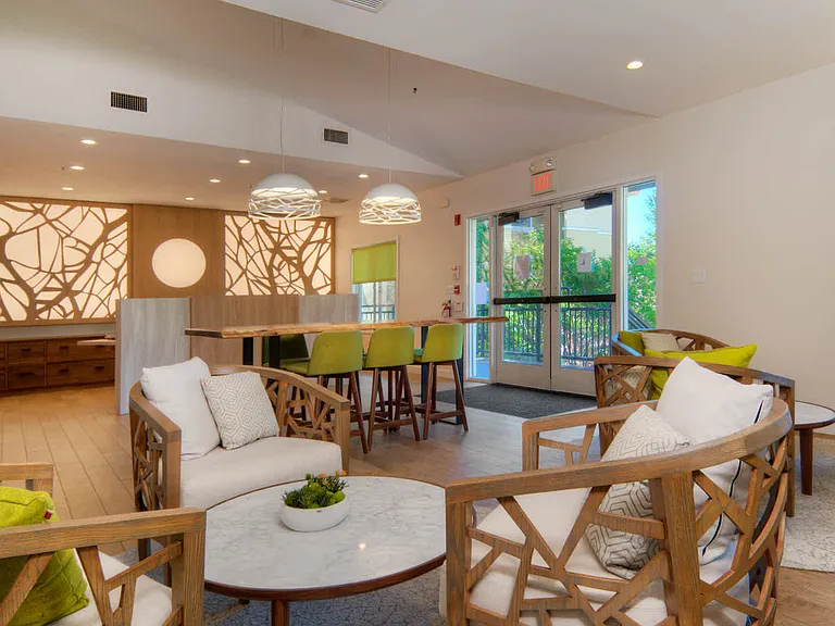 Leasing Center