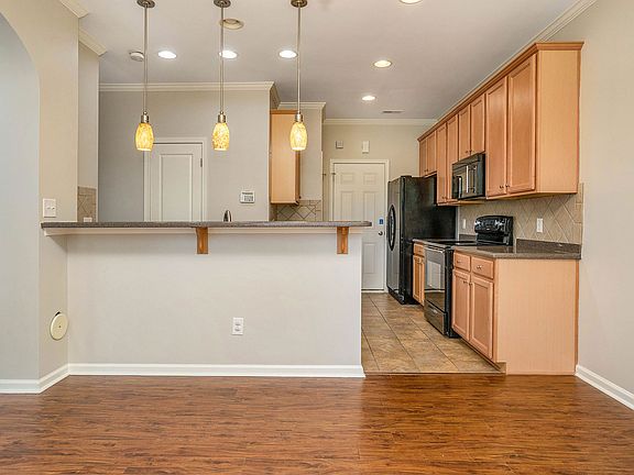 3rd image of 1207 Crown Vista Dr
