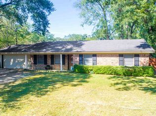 905 Meadowbrook Dr, Longview, TX 75601