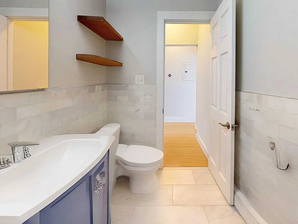 166 Boylston St #3B