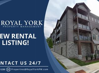 110 Grew Blvd #404, Georgina, ON L0E1L0