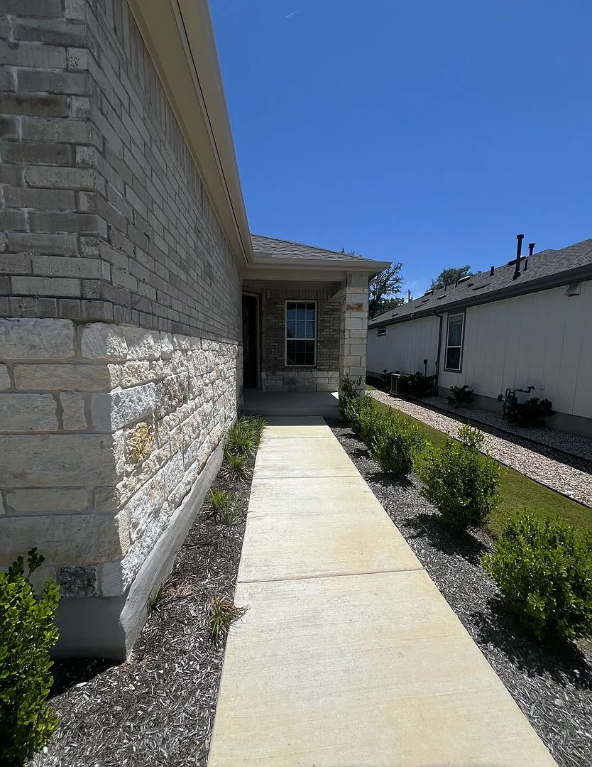 Building Photo - 700 Livewater Ln