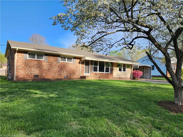 501 Hillcrest Dr, Randleman, NC 27317