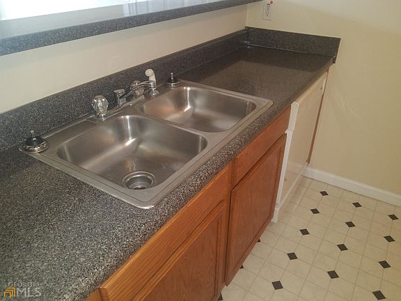 5th image of 902 Still Creek Dr