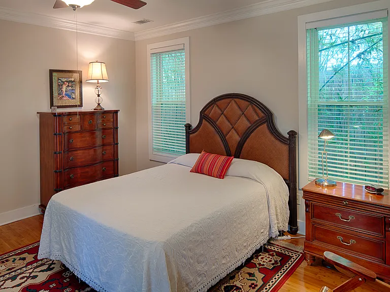 3206 Robertson Ave — Photo 38
