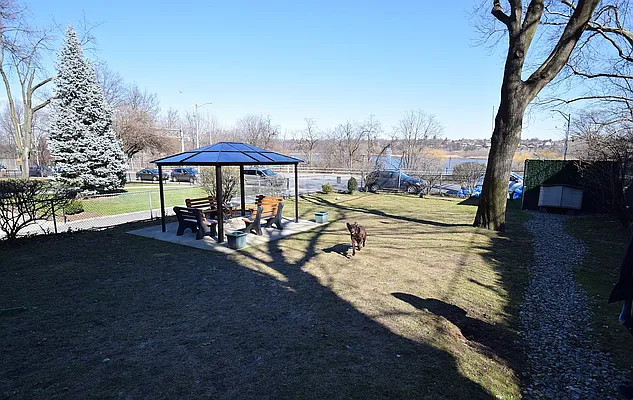 Sold by Benjamin Realty Since 1980 | media 17