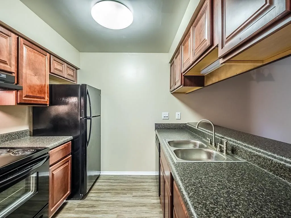 Keswick Apartments — Photo 3