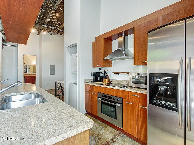 1050 Hendricks Ave #101 — Photo 16