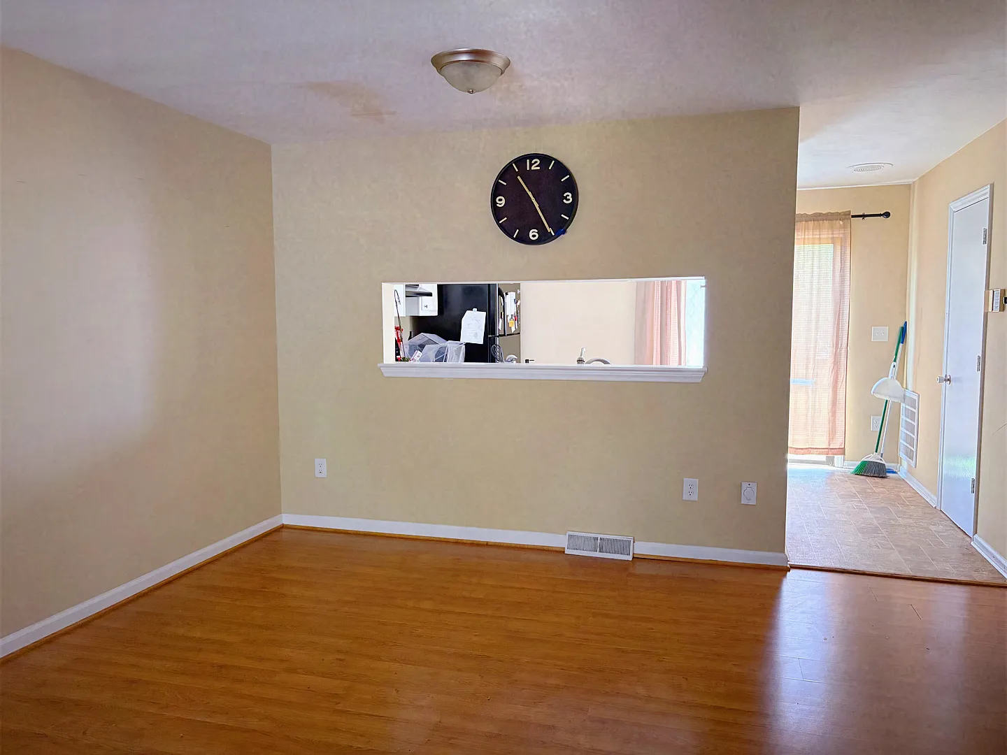 2 bed, 1636 sqft, $2,000 — Photo 4